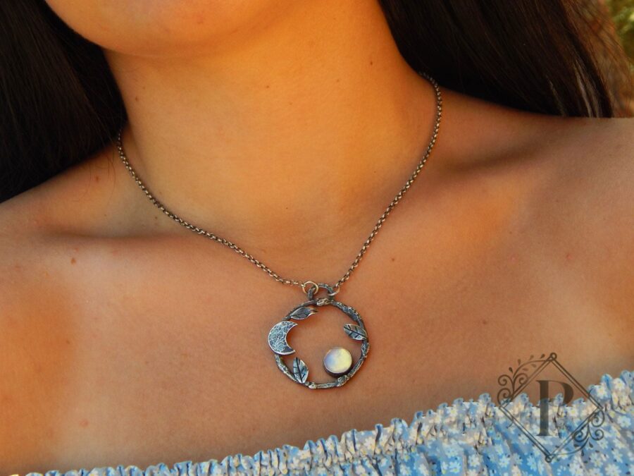 Χειροποίητο μενταγιόν στεφάνη quartz opal