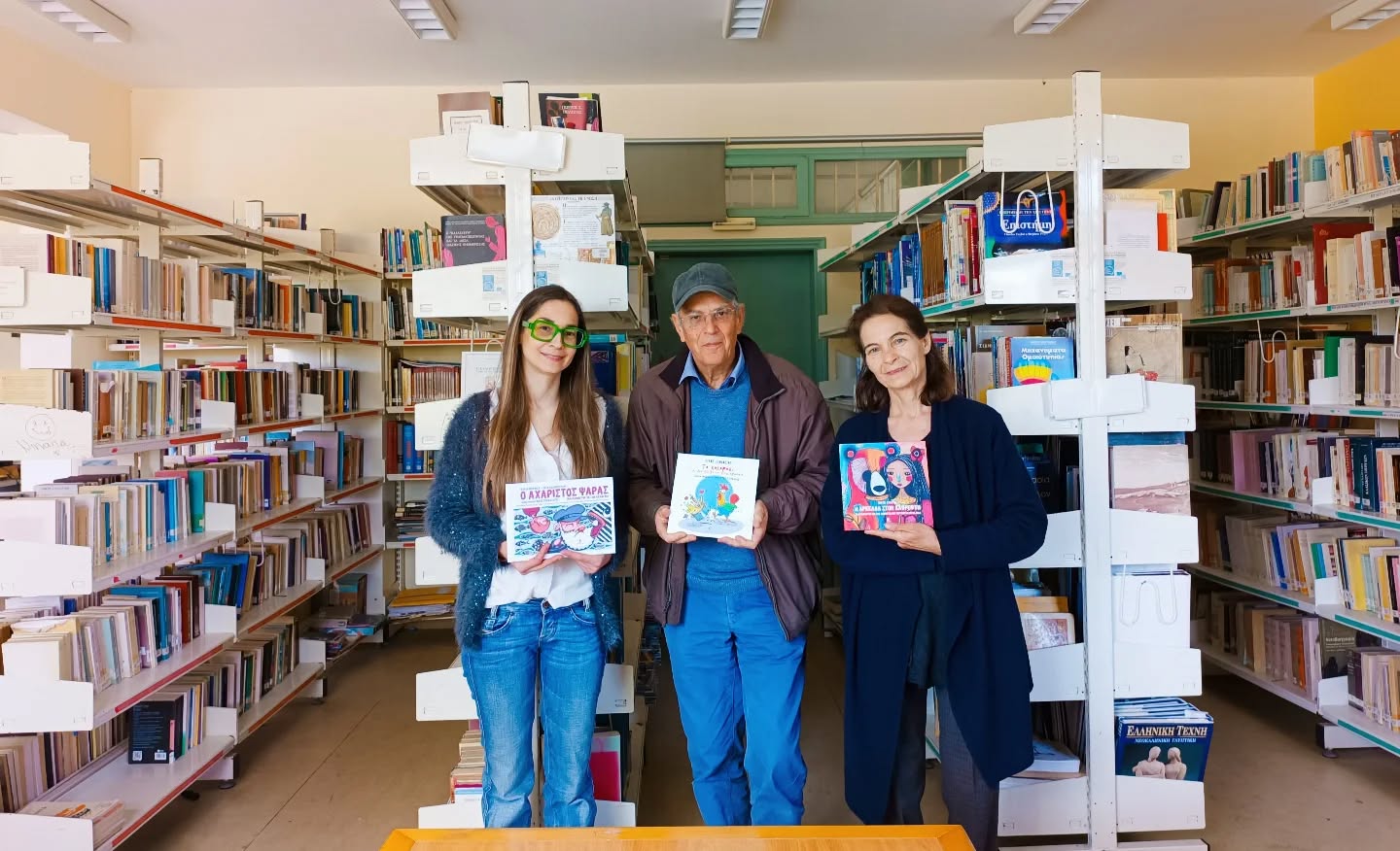 Δωρεά βιβλίων στη βιβλιοθήκη του 3ου ΓΕΛ Πύργου